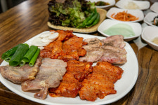 사랑굿숯불닭갈비와막국수 1호점