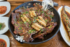 해실달실