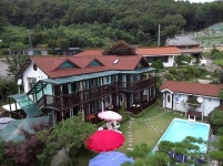숲속의 하루 펜션