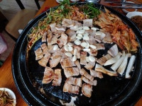 무쇠돌이김치삼겹살