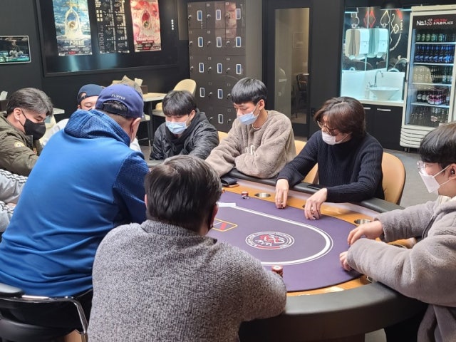 넘버원홀덤플레이스