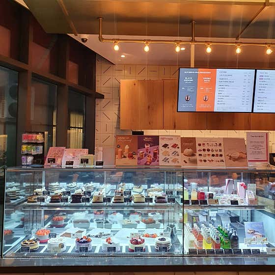 투썸플레이스 황학신당역점 사진