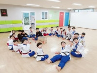 팀퍼스트 태권도장
