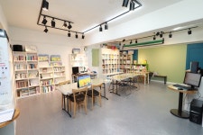 작은도서관 통로