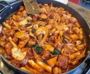 춘천명물닭갈비막국수