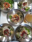 오도털보명인물회. 회식당