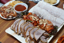 종로보쌈 장군굴보쌈