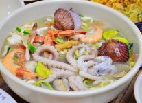 옛날 보리밥 삼색 칼국수