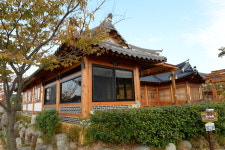 웅이네한옥펜션