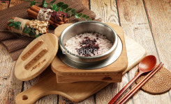 가마솥콩품었네