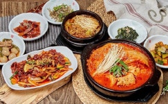 윤가네족발&보쌈