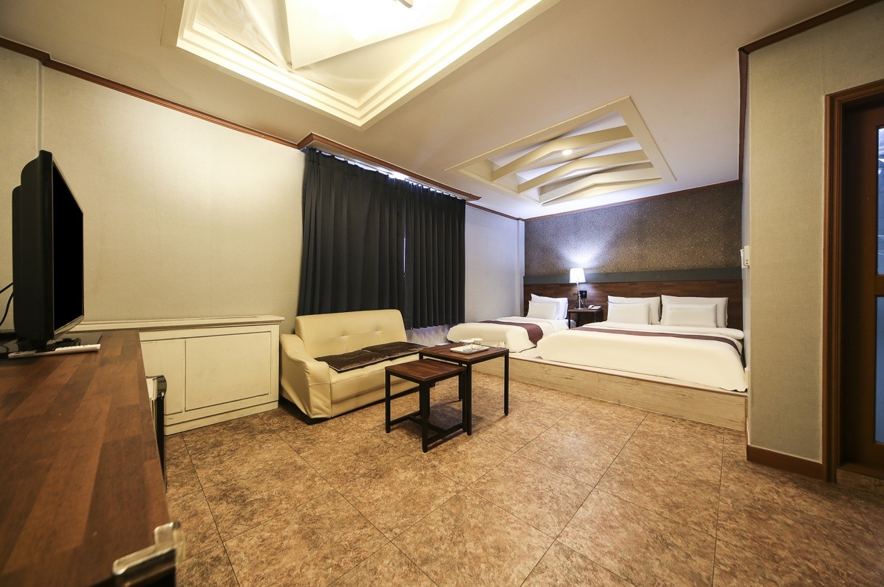 노블레스관광호텔