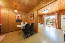 소나무에걸린노을펜션