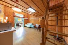 소나무에걸린노을펜션