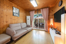 소나무에걸린노을펜션