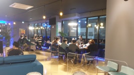 아레나홀덤펍&BAR
