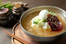 부산아지매국밥 차병원사거리점