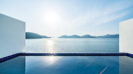 인더썬셋풀빌라