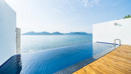 인더썬셋풀빌라