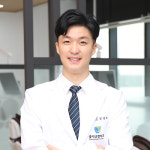 웃자치과교정과치과의원