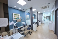 연세비앤이치과의원