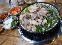 푸른한방흑염소전문식당