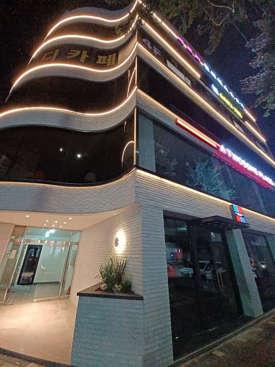 투썸플레이스 광주동명동카페거리점 사진