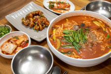 비오네손칼국수