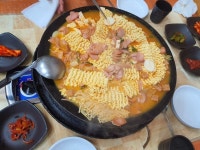 금왕솥뚜껑부대찌개삼겹살
