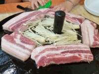 금왕솥뚜껑부대찌개삼겹살