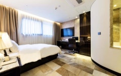 인디프레젠트호텔