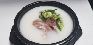 북배산흑염소요리