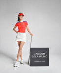 J NOVUM GOLF STUDIO
