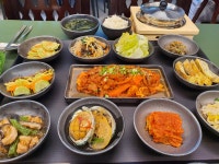 사계꽃담집