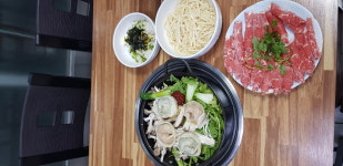 송가네 버섯만두칼국수