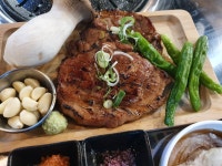 맛집껍돼지