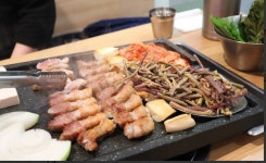 완백부대찌개 고사리꽃삼겹 종로르메이에르점