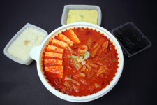 가마솥에 푹끓인묵은지 김치찜 본점