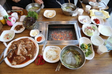 옥돌돼지갈비