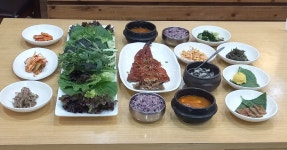 하늘빛우렁쌈밥