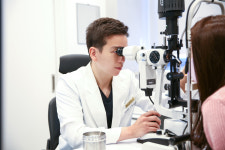 밝은빛성모안과의원