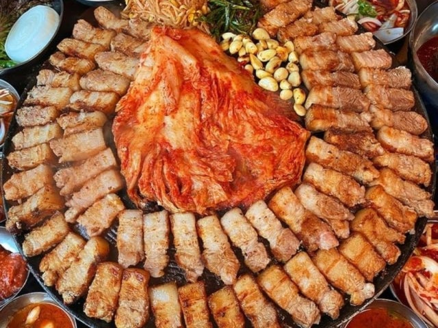 동두천솥뚜껑 삼겹살 합정점