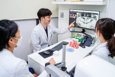 웃자치과교정과치과의원