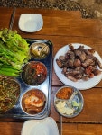 시냇가하얀집