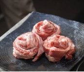 사가정 고기를품다