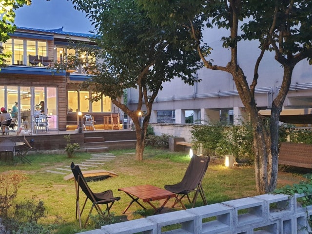 카페 더 큰나무