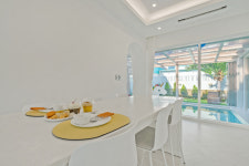 어느예쁜날 풀빌라