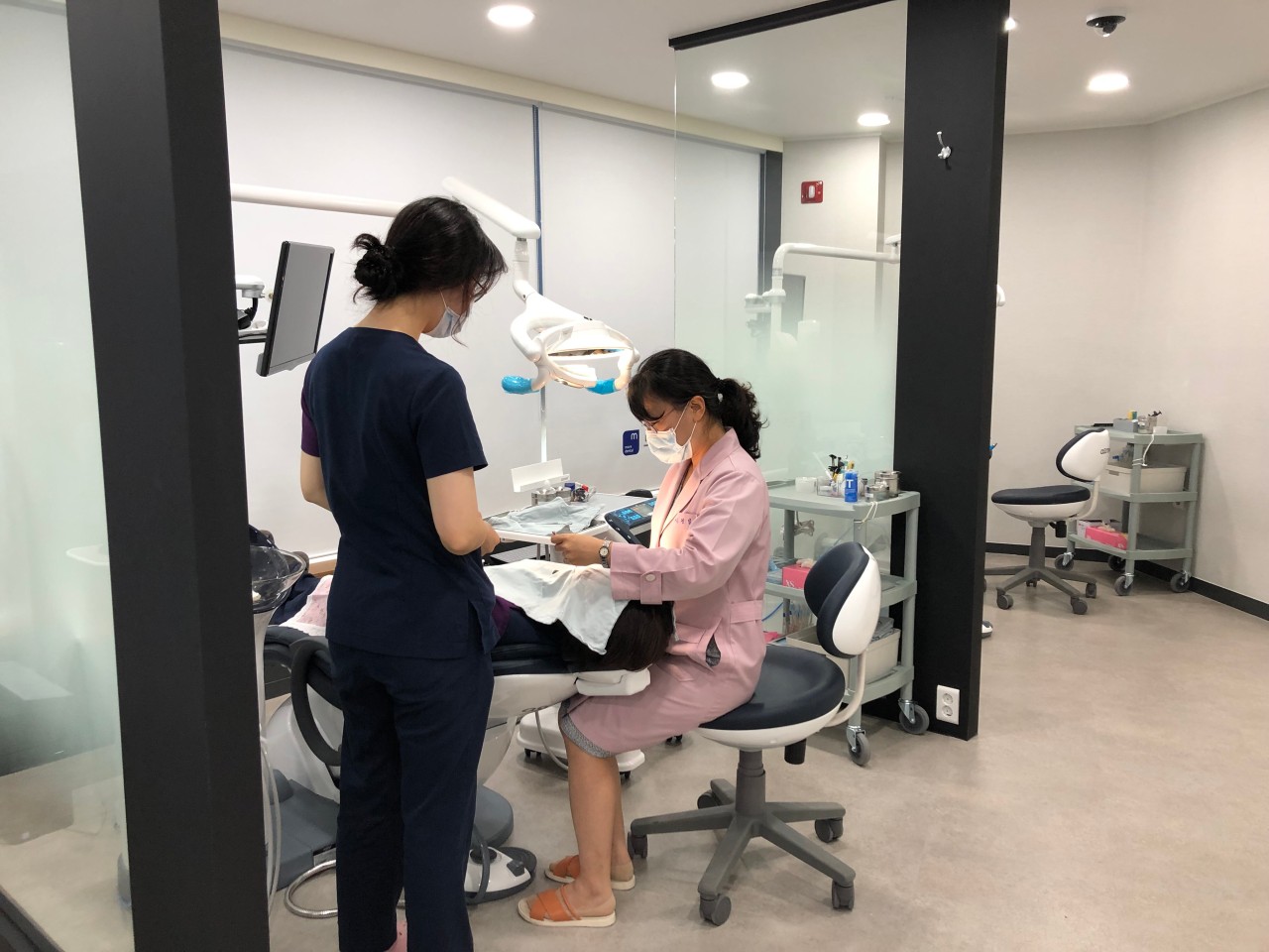 모아치과병원 광고