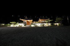 솟을집 한옥스테이