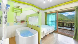 영월 강을품은수 펜션